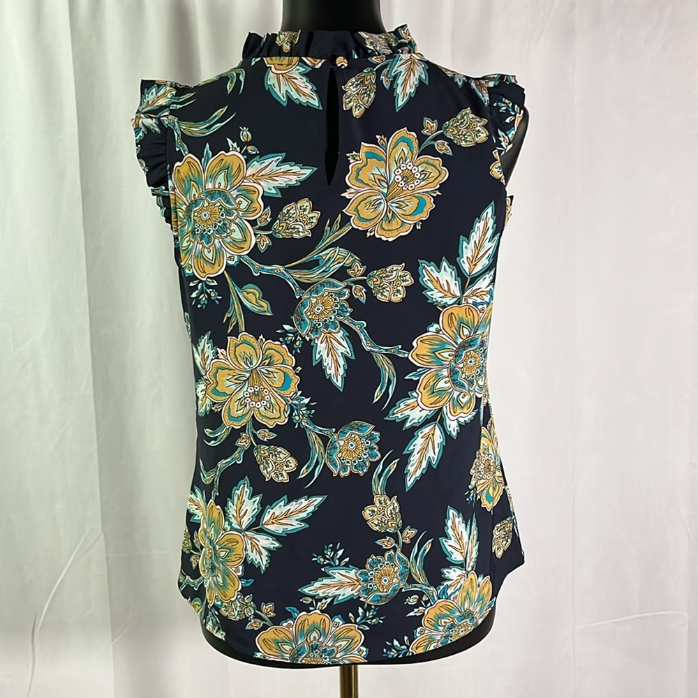 ๐ 6 for $35 โข J. Crew Factory Navy Multicolor Floral Sleeveless Ruffled Blouse - Picture 3 of 16